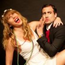 הלכה ללמוד משחק – והתמכרה לבמה (ראיון עם אלין לוי באתר ישראל היום)